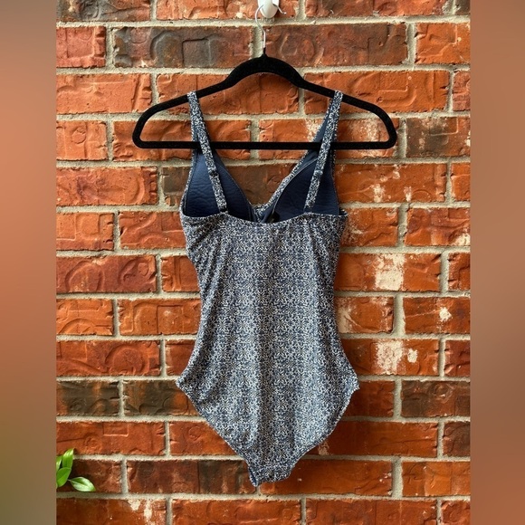 Nip Tuck 4 Multifit Cup Blue Printed Faux Wrap One Peice Swim Bathing Suit - Picture 4 of 9